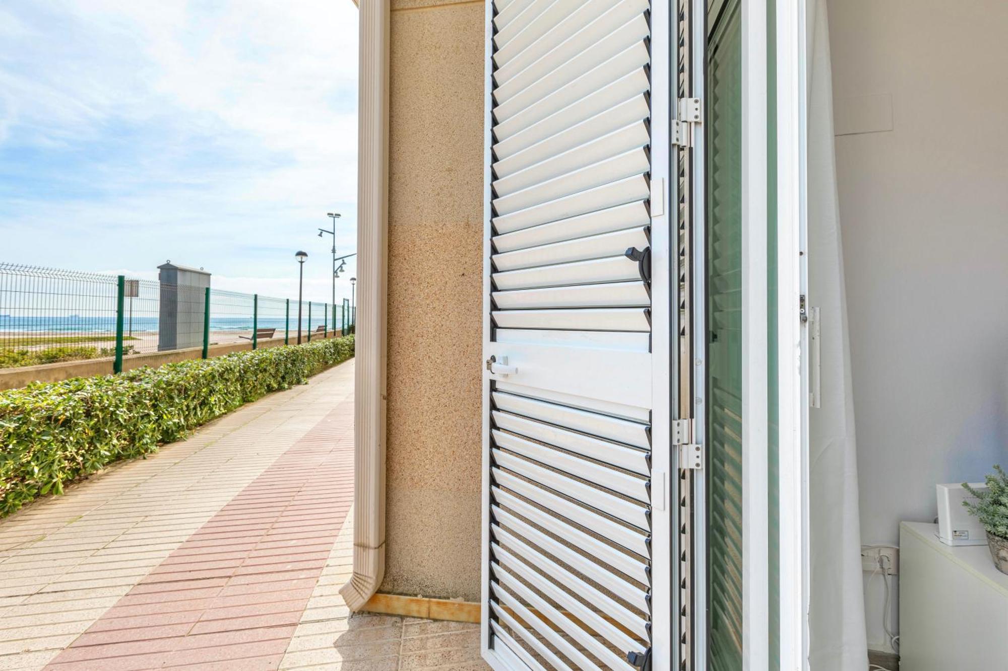 Апартаменты Mediterranean Way - Paradis Playa Ла-Пинеда Экстерьер фото
